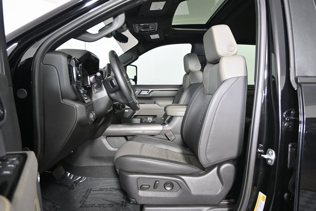 Used 2025 Chevrolet Silverado 2500 ZR2 w/ Technology Package image 21