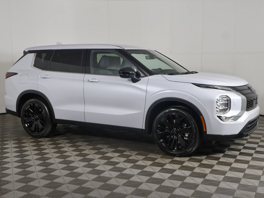 New 2026 Mitsubishi Outlander LE AWD/4WD image 16