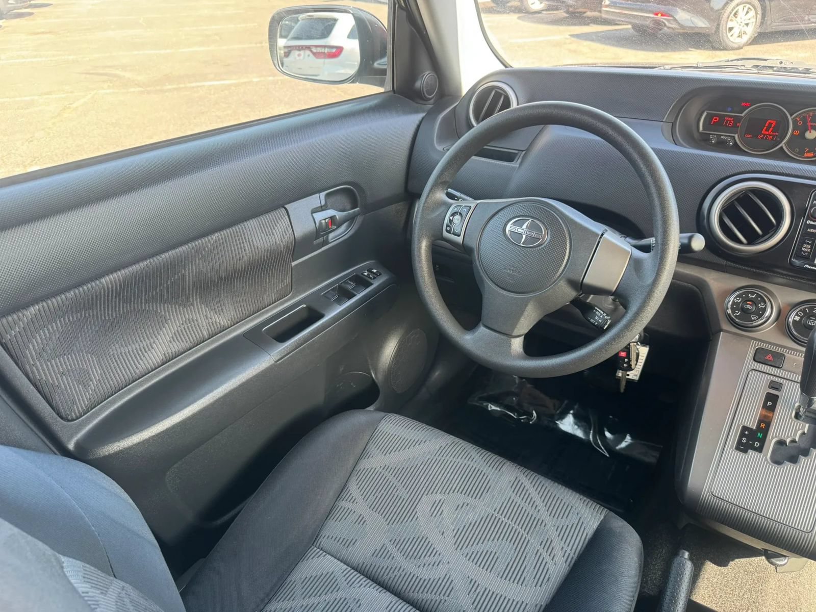 Used 2014 Scion xB FWD image 23