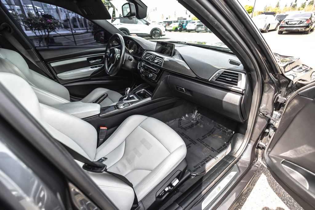 Used 2018 BMW M3 w/ Executive Package RWD image 24