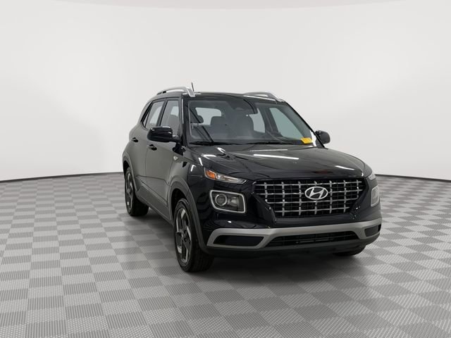 Used 2026 Hyundai Venue SEL image 2