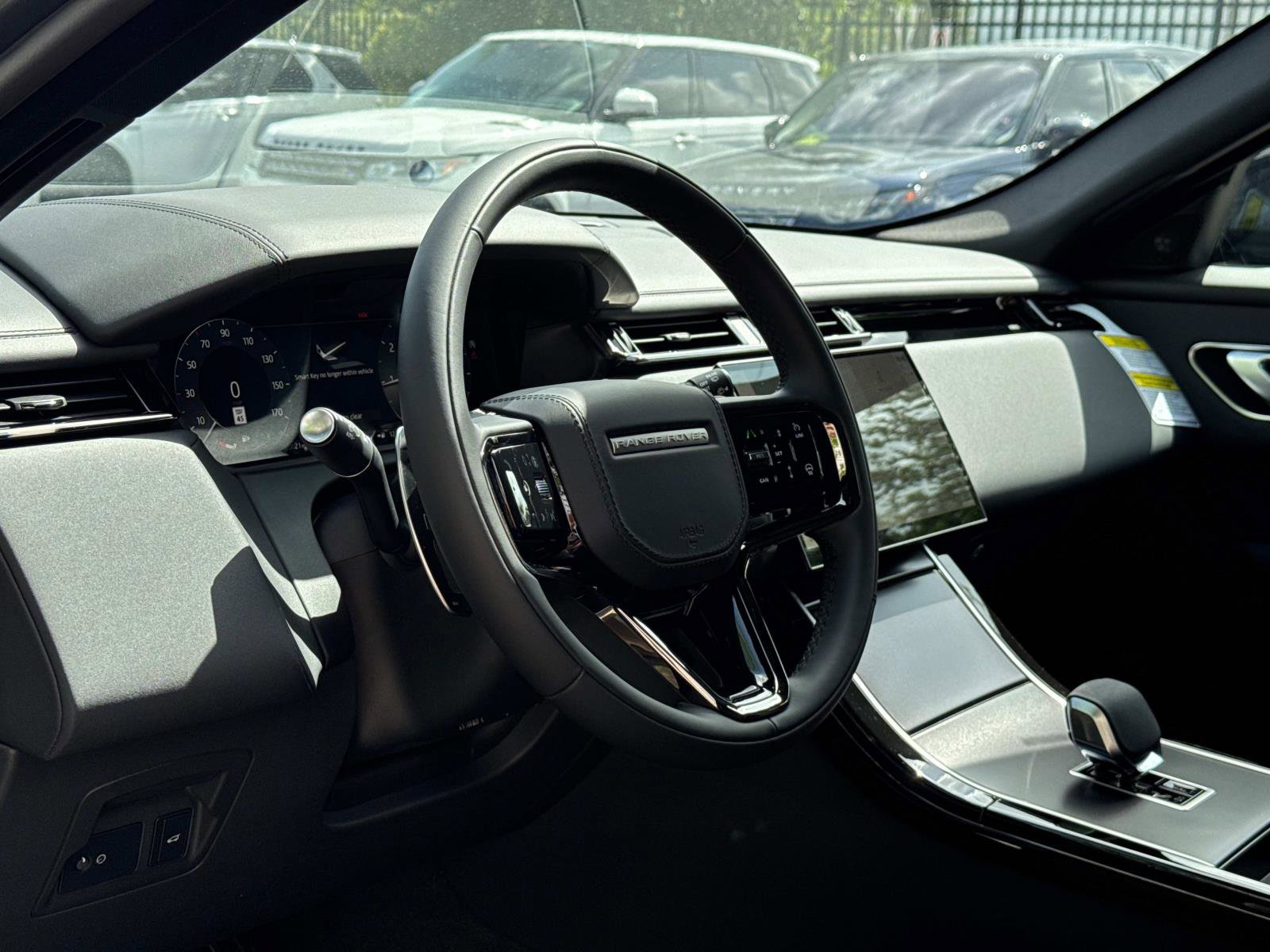 New 2026 Land Rover Range Rover Velar Dynamic SE image 22