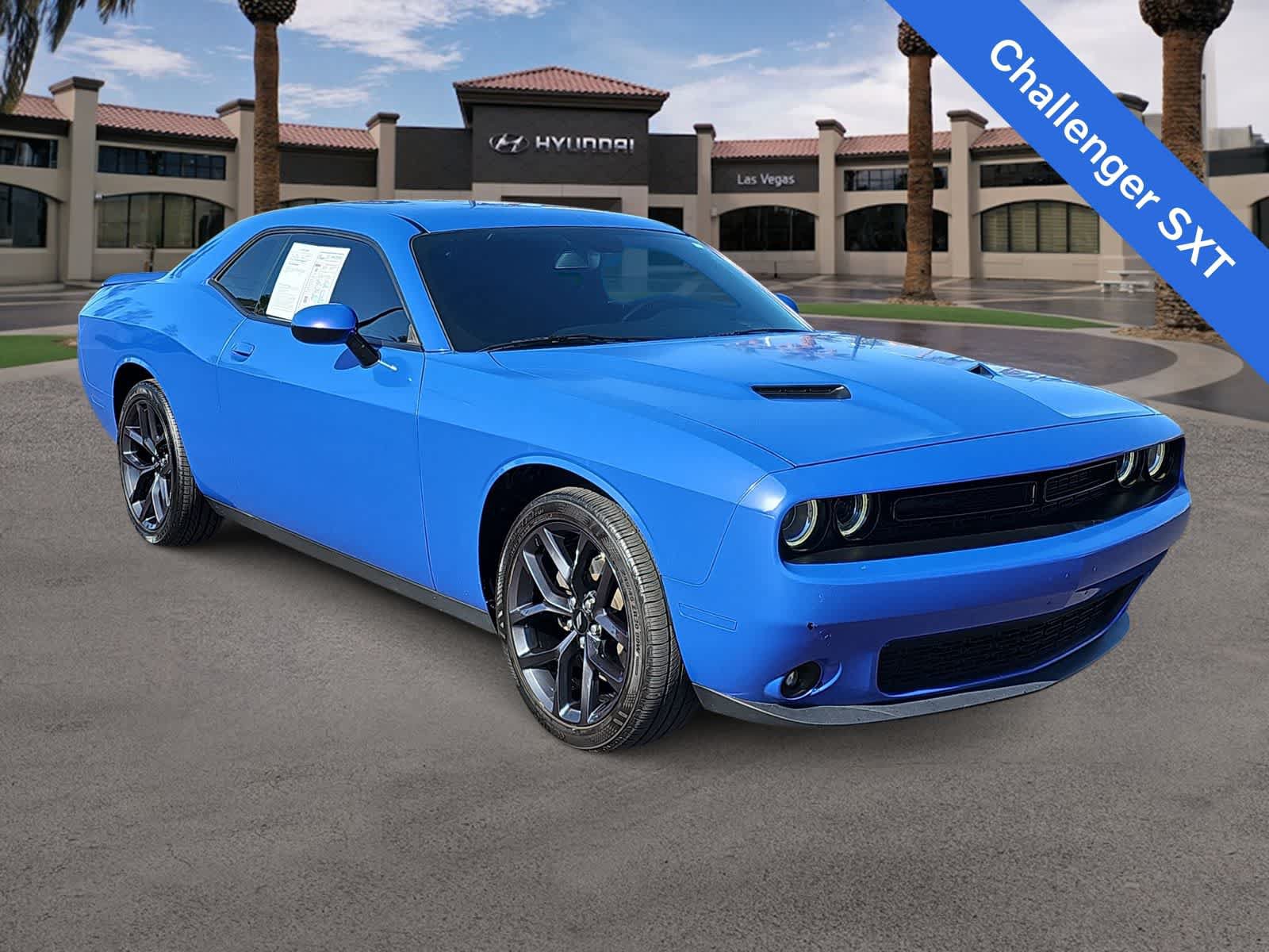 Used 2019 Dodge Challenger SXT w/ Blacktop Package RWD image 2