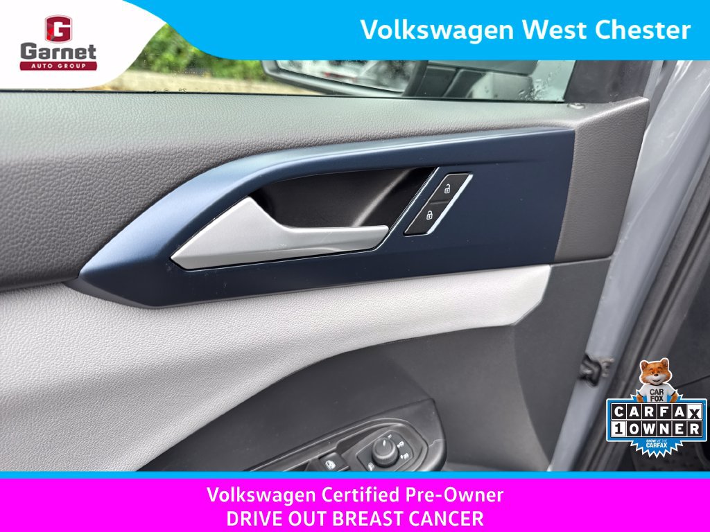 Used 2023 Volkswagen Taos SE w/ Panoramic Sunroof Package AWD/4WD image 13