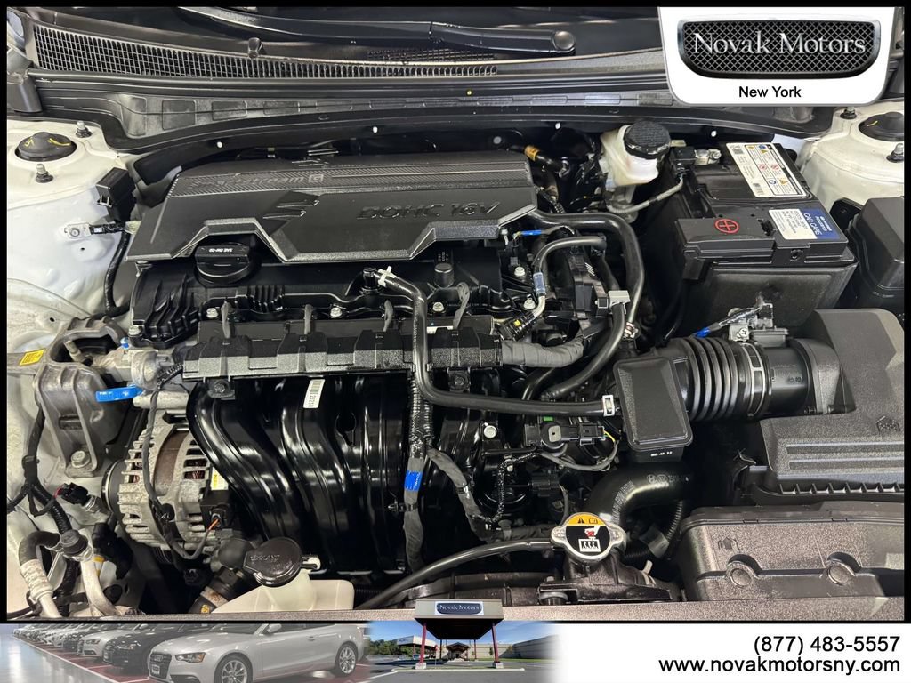 Used 2025 Hyundai Elantra Limited FWD image 7