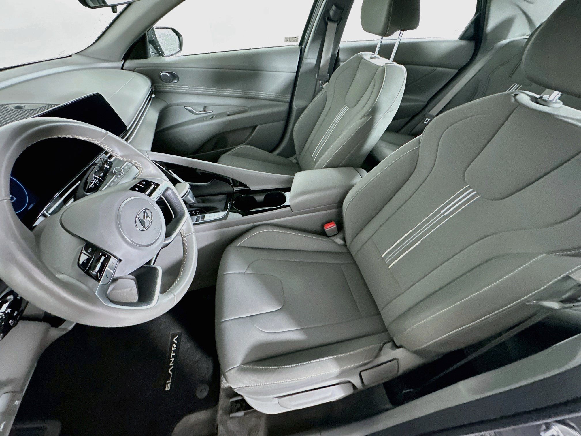Used 2023 Hyundai Elantra SEL w/ Convenience Package FWD image 13