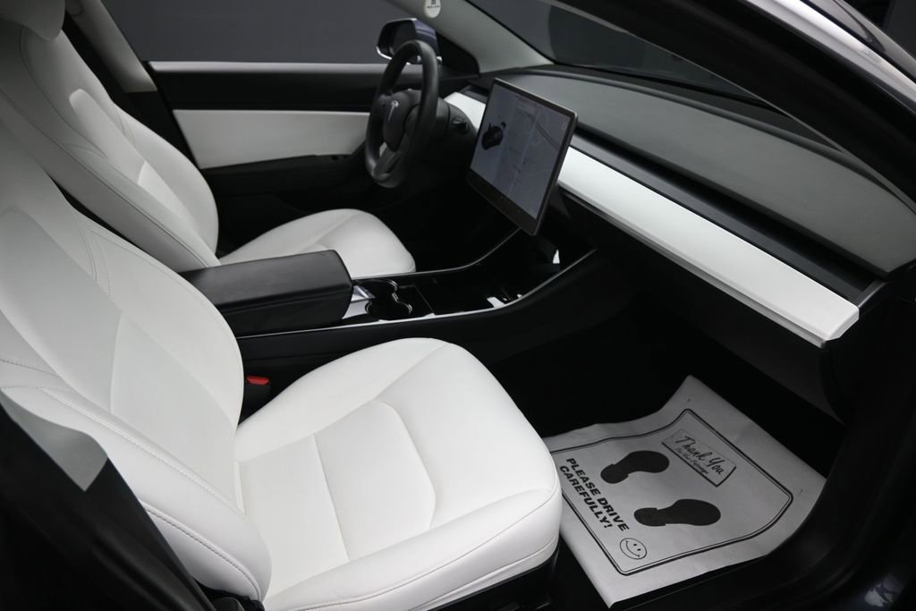 Used 2020 Tesla Model 3 Standard Range Plus RWD image 31