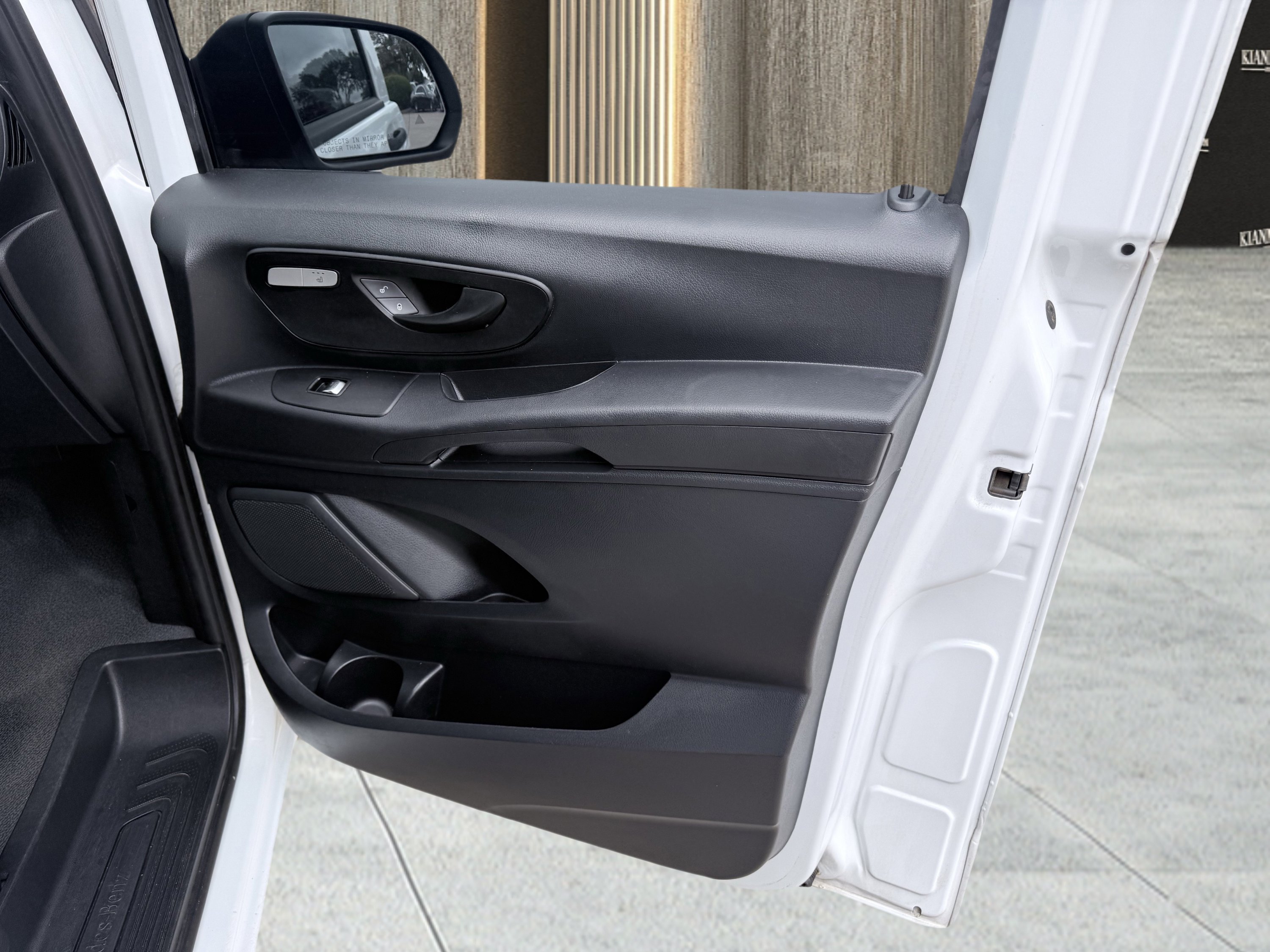 Used 2018 Mercedes-Benz Metris Passenger image 41