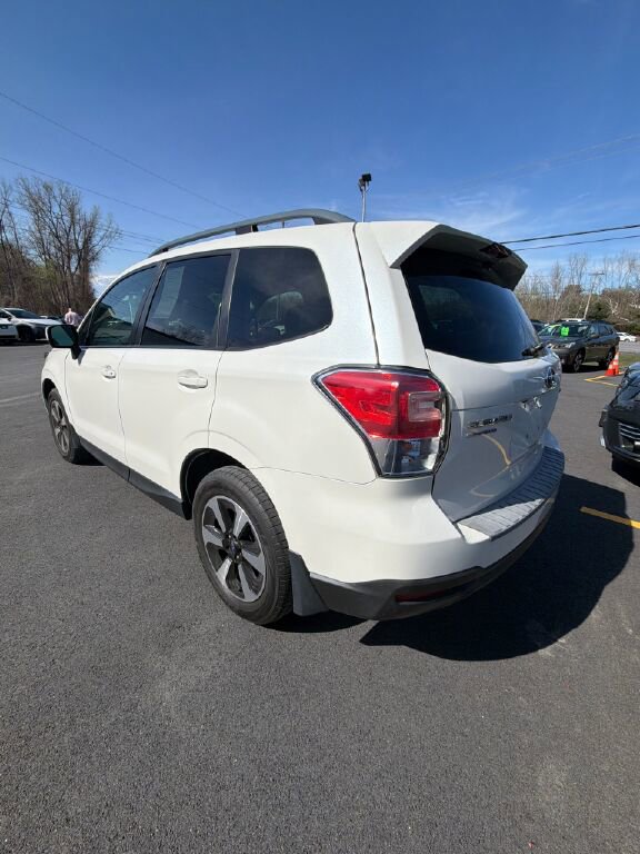Used 2018 Subaru Forester 2.5i Premium w/ All-Weather Package AWD/4WD image 3