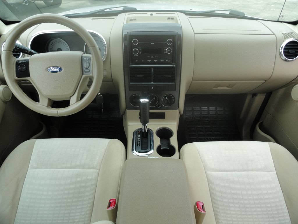 Used 2009 Ford Explorer Sport Trac XLT RWD image 6
