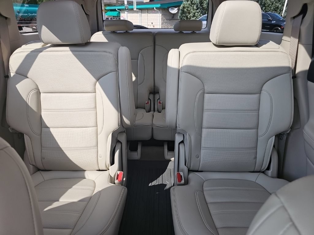 Used 2023 GMC Acadia Denali w/ Denali Ultimate Package AWD/4WD image 45