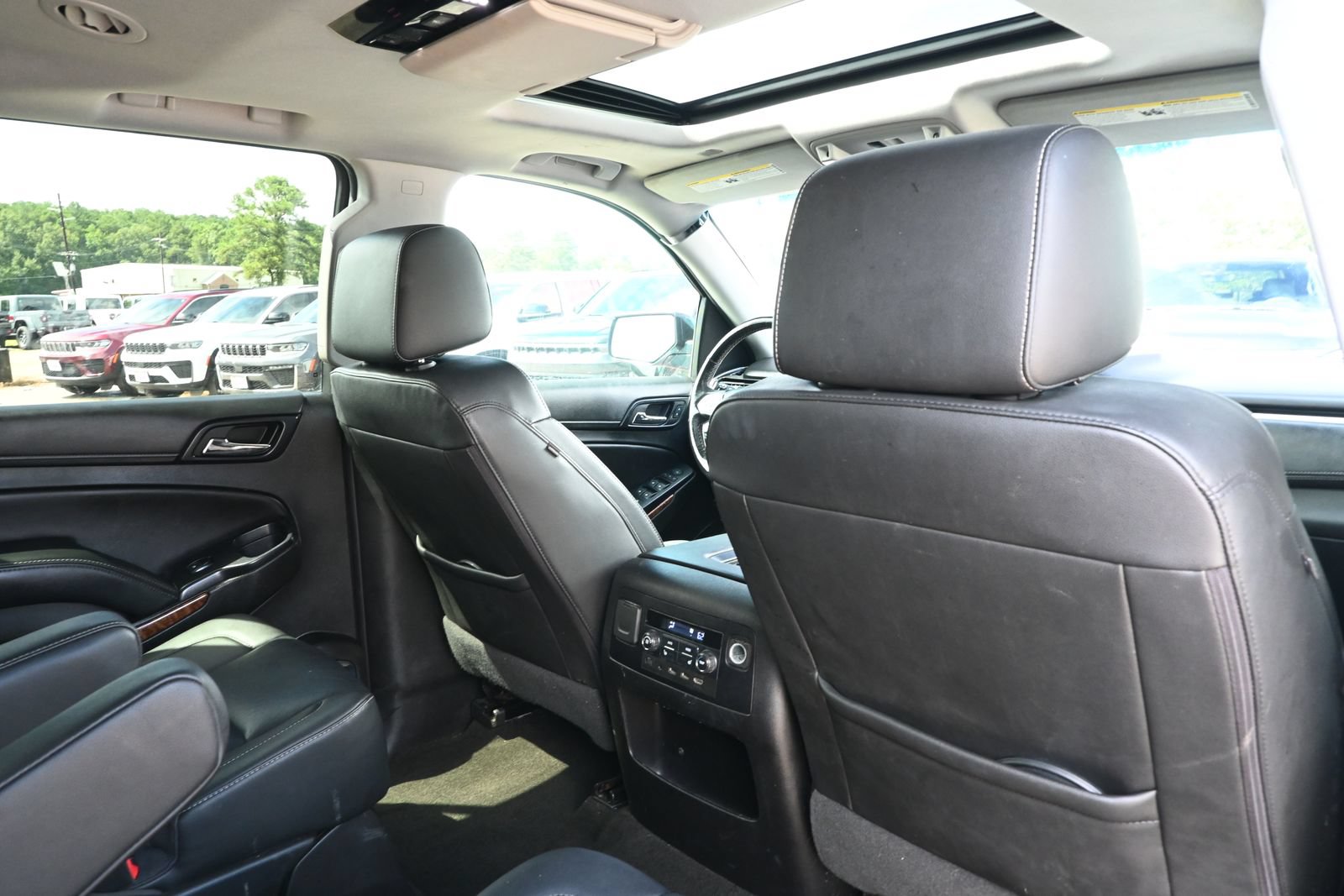 Used 2018 Chevrolet Tahoe Premier AWD/4WD image 33