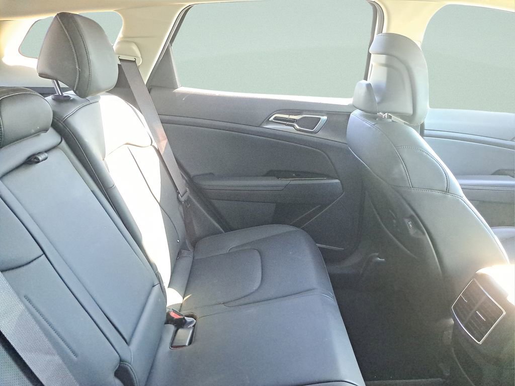 Used 2023 Kia Sportage EX image 8