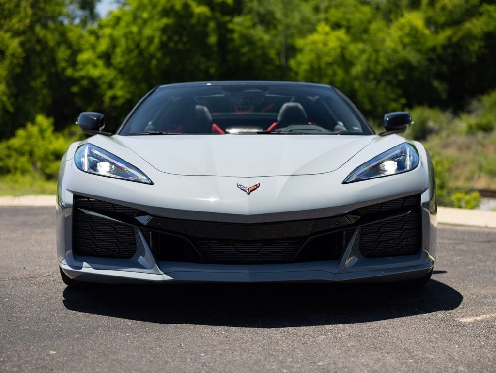 Used 2025 Chevrolet Corvette Z06 w/ Stealth Interior Trim Package RWD image 10