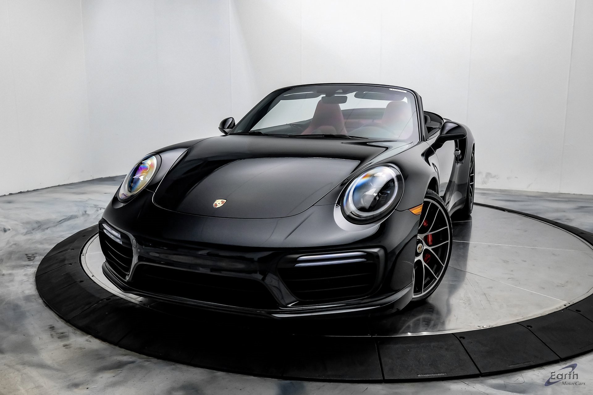 Used 2019 Porsche 911 Turbo image 4