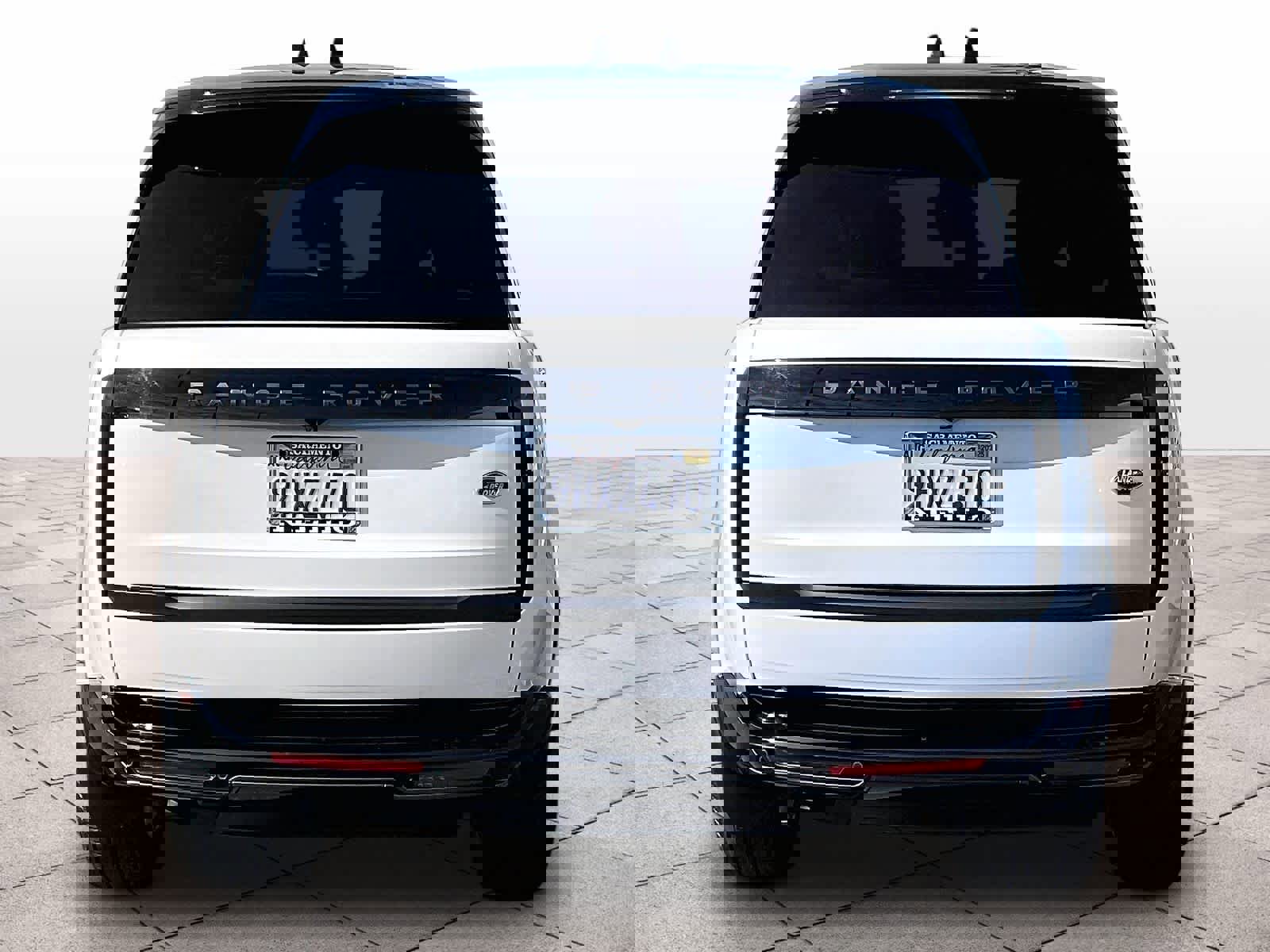 Used 2023 Land Rover Range Rover Long Wheelbase SE image 6