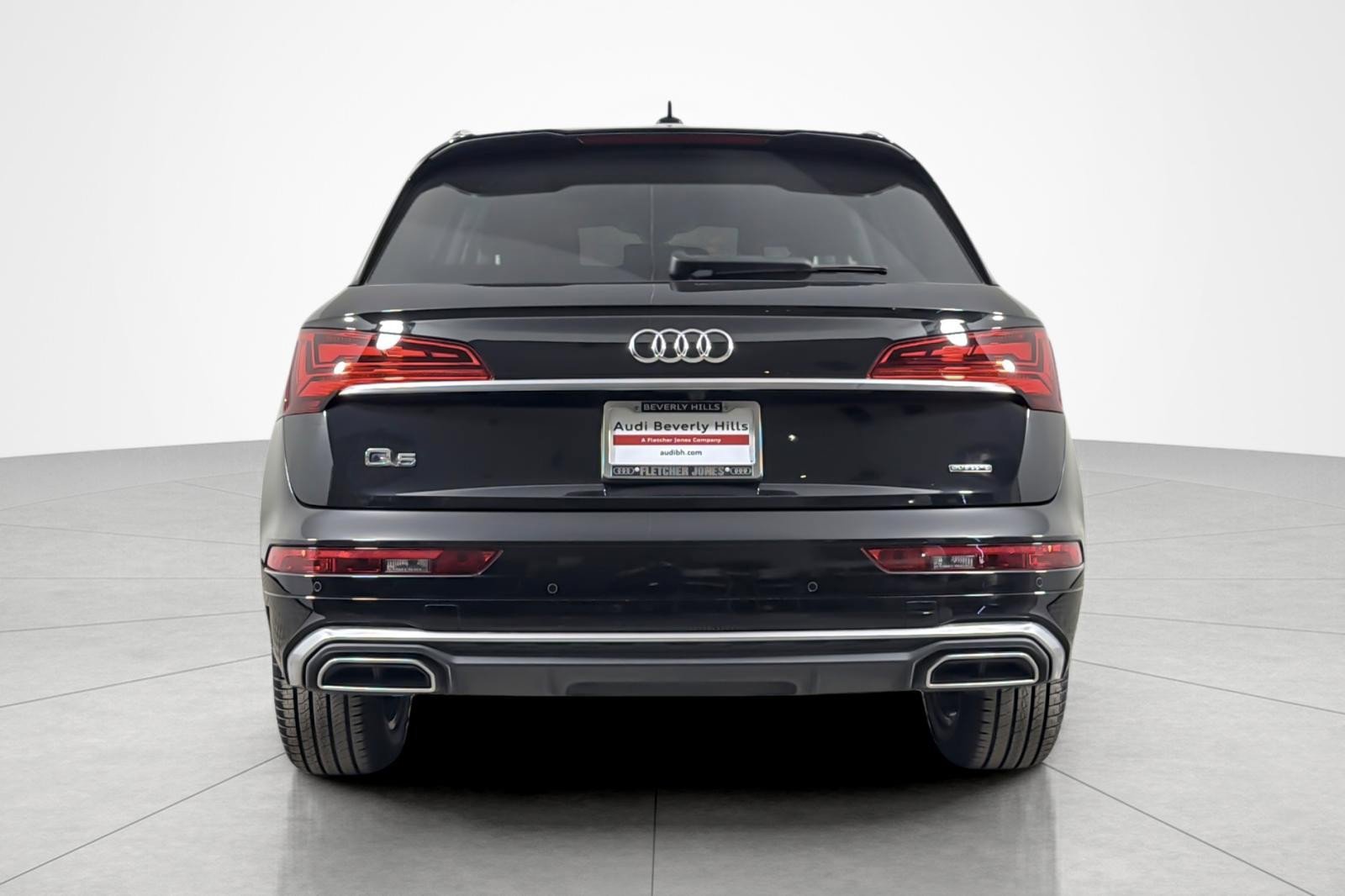 Used 2023 Audi Q5 2.0T Premium w/ Convenience Package AWD/4WD image 4