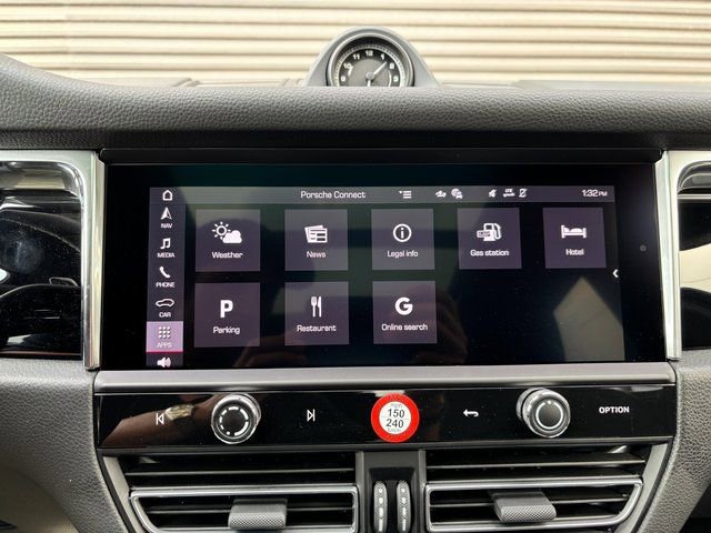 Certified 2026 Porsche Macan image 19