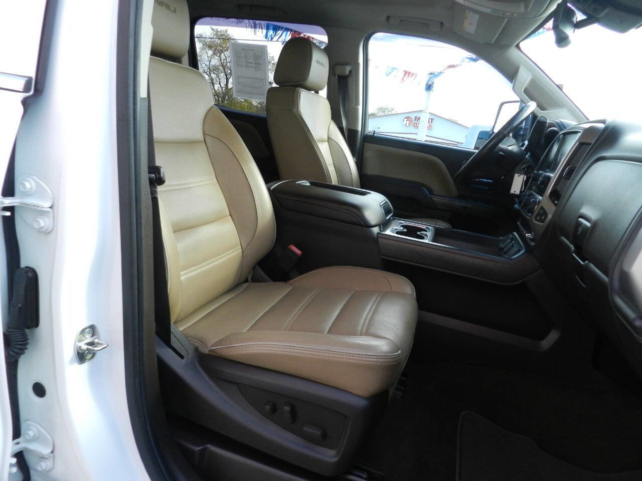 Used 2017 GMC Sierra 2500 Denali w/ Duramax Plus Package image 11