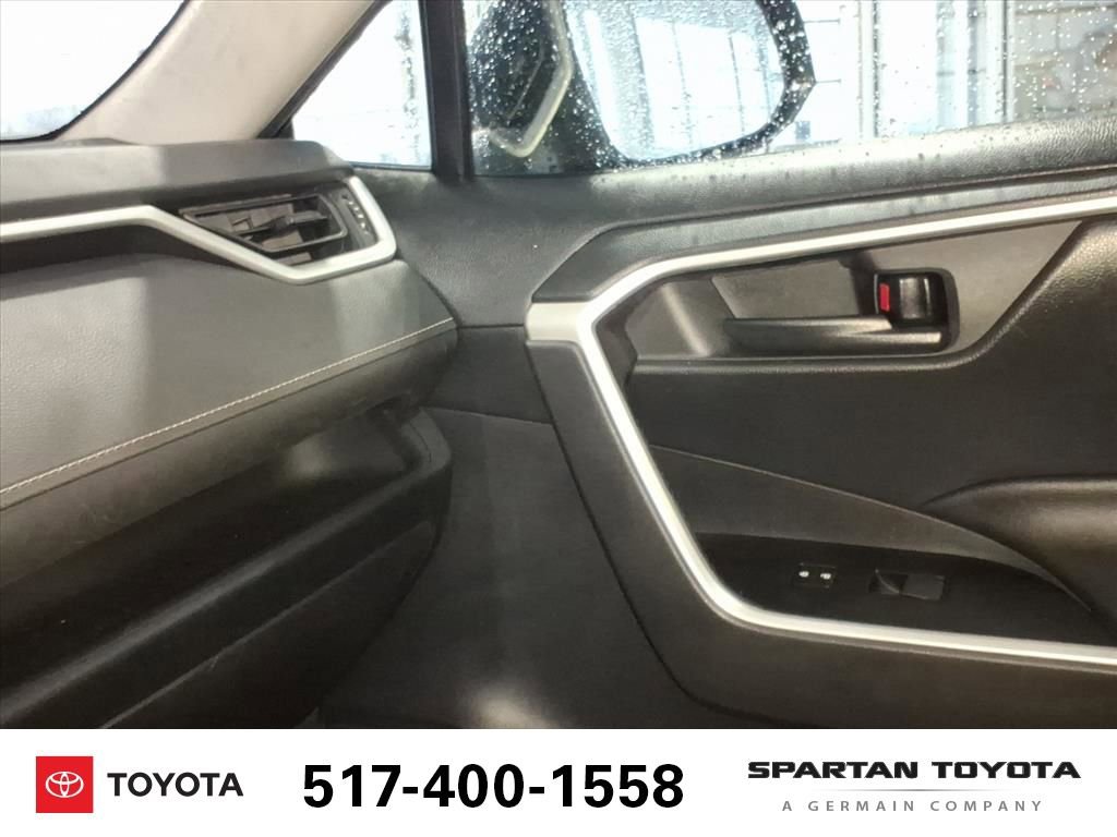 Used 2019 Toyota RAV4 LE w/ Carpet Mat Package image 22