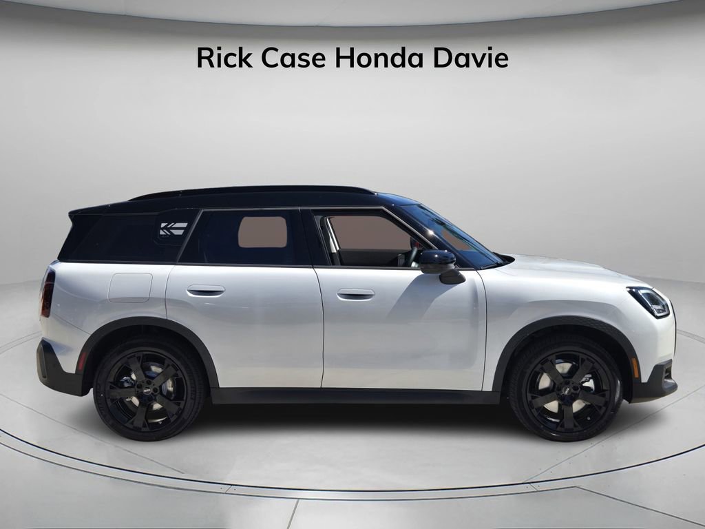 Used 2025 MINI Cooper Countryman S image 3