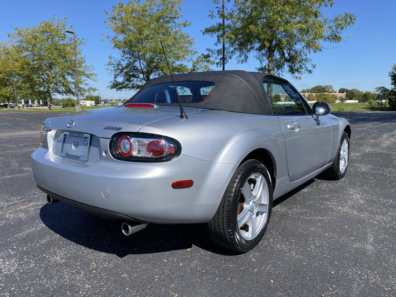 Used 2006 MAZDA MX-5 Miata Touring RWD image 10