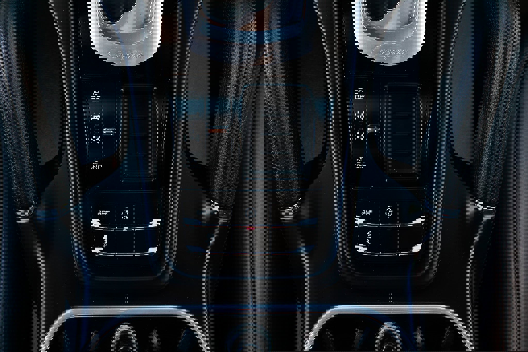 Used 2014 Porsche Cayenne Platinum Edition image 44