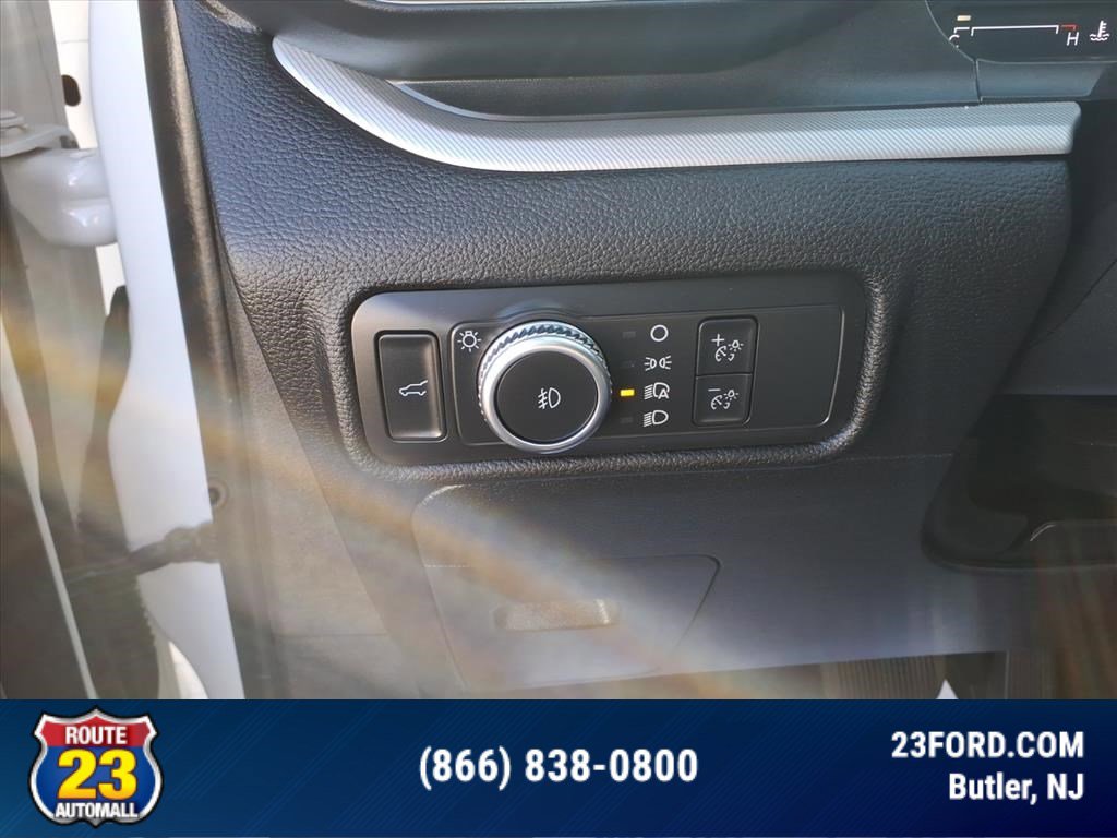 Certified 2022 Ford Explorer XLT w/ Equipment Group 202A image 15