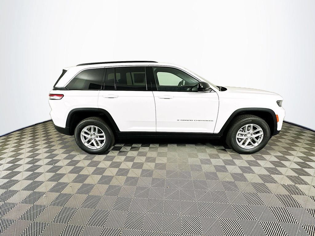 New 2026 Jeep Grand Cherokee Laredo AWD/4WD image 10