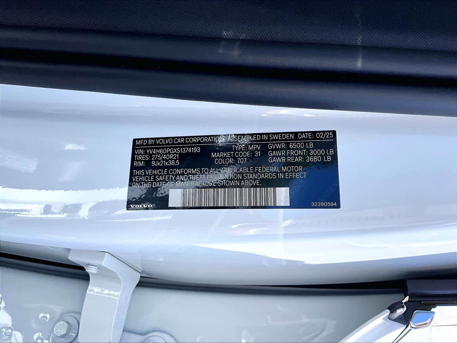 Used 2025 Volvo XC90 T8 Ultra w/ Protection Package Premier image 35