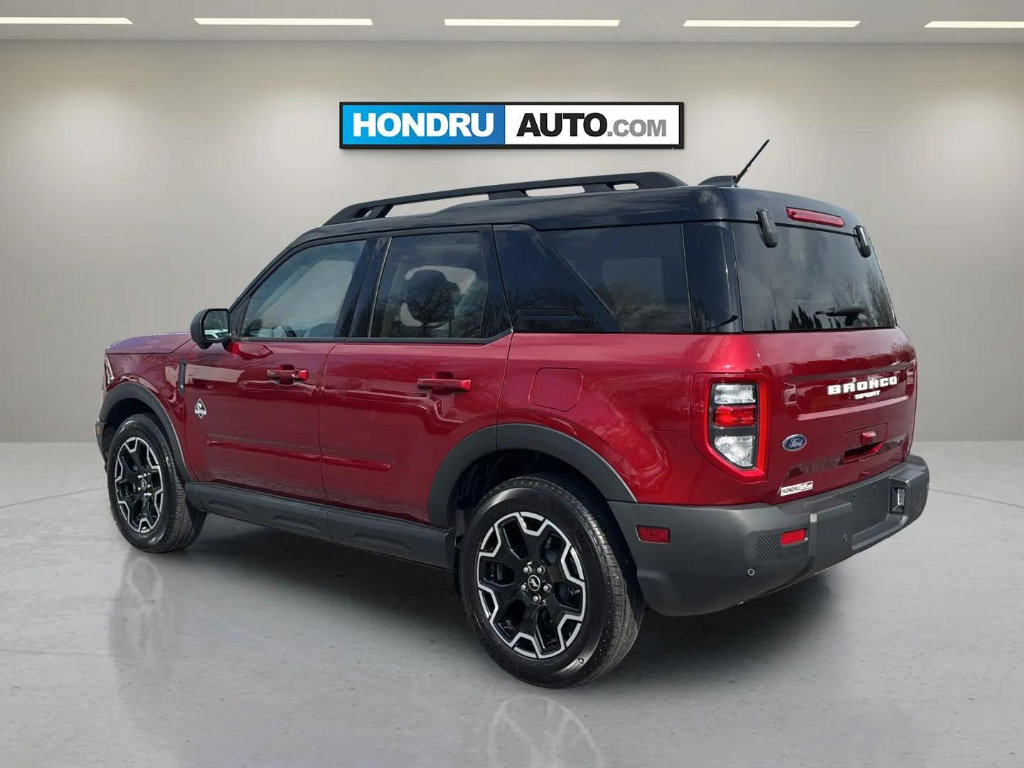 Used 2025 Ford Bronco Sport Outer Banks w/ Outer Banks Tech Package+ AWD/4WD image 3