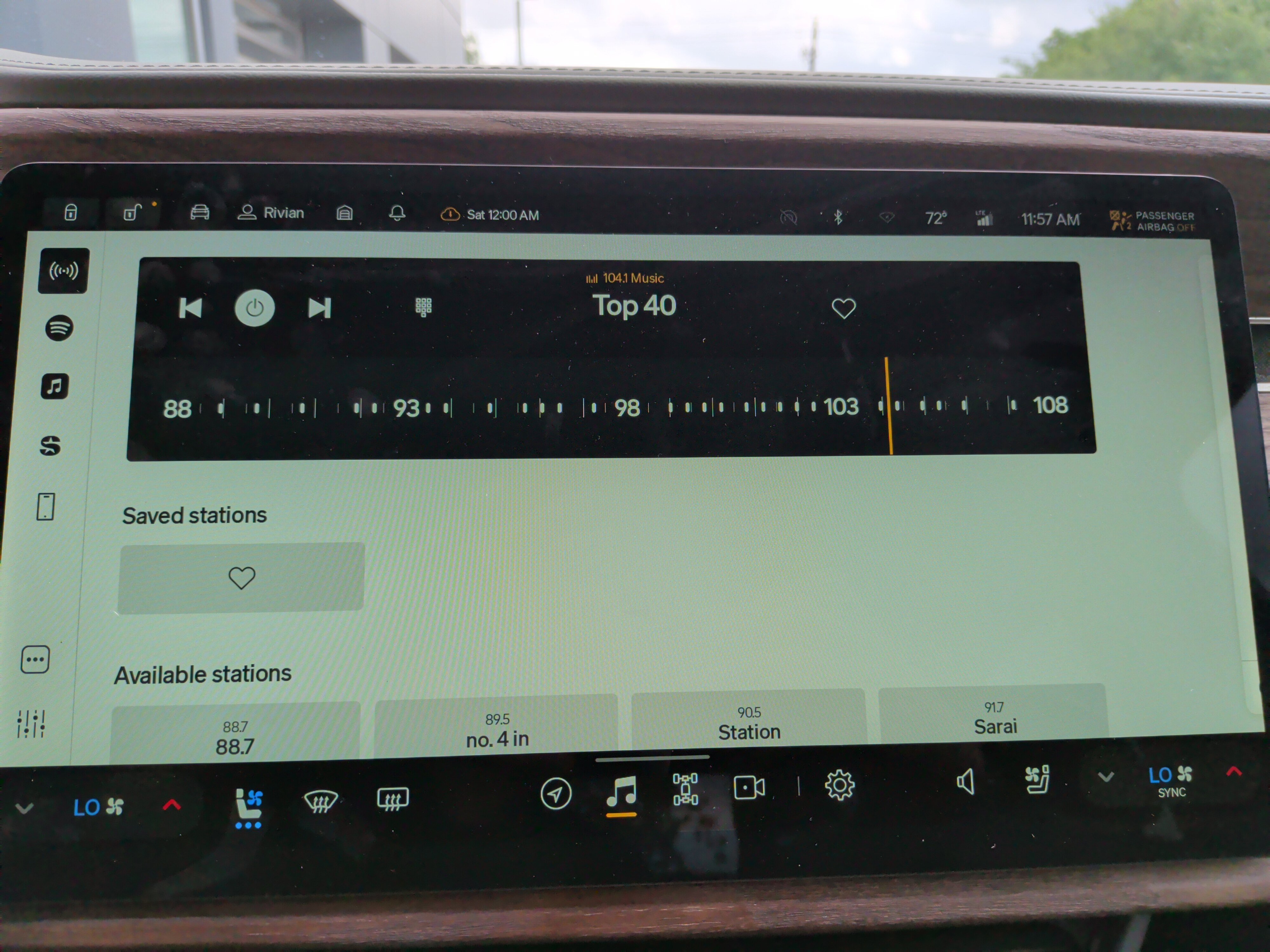 Used 2023 Rivian R1T Launch Edition image 23