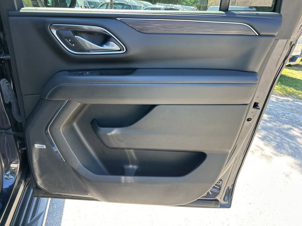 Used 2023 Chevrolet Suburban LT image 38