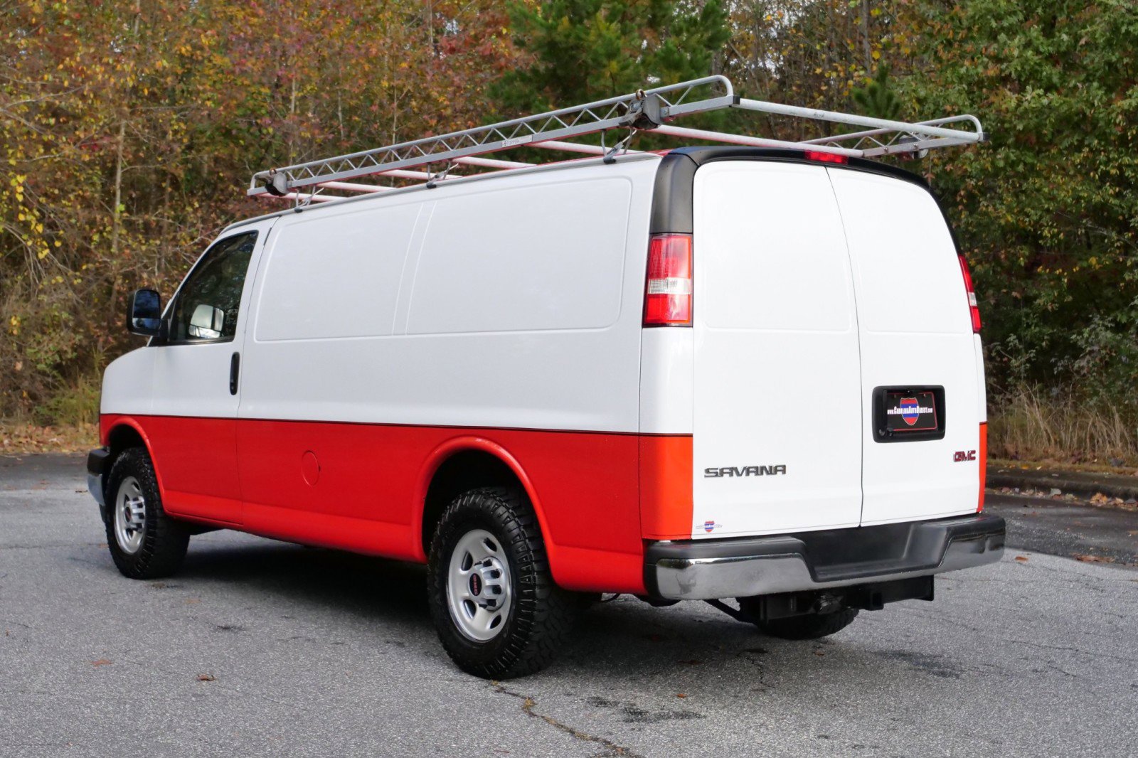 Used 2018 GMC Savana 3500 w/ Driver Convenience Package image 23