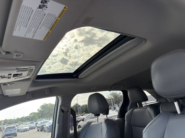 Used 2023 Toyota Sienna XLE FWD image 14