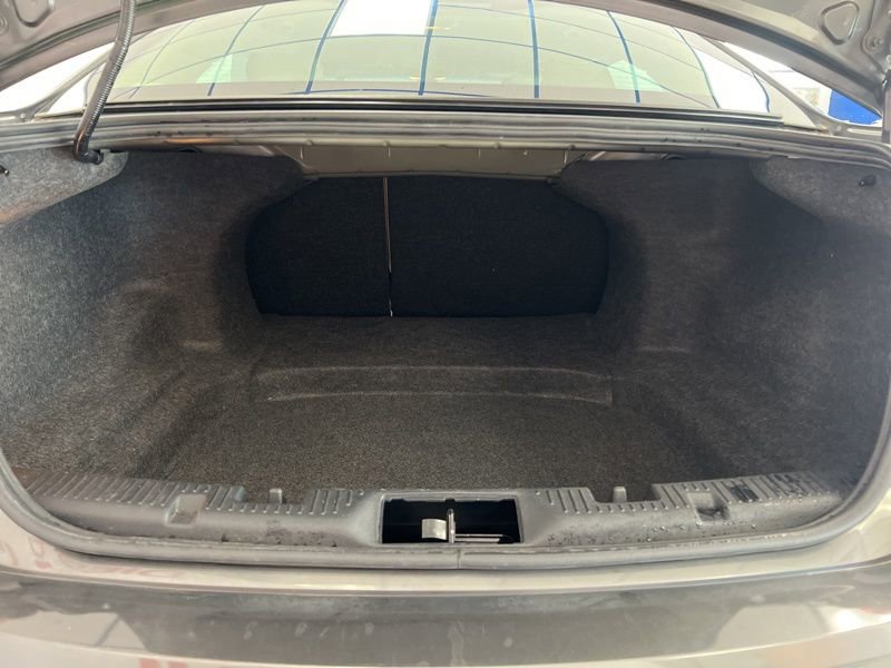 Used 2019 Ford Taurus SE FWD image 8