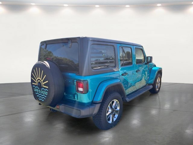Used 2020 Jeep Wrangler Unlimited Sahara w/ Cold Weather Group AWD/4WD image 14