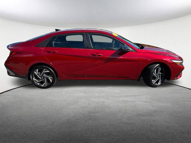 Used 2025 Hyundai Elantra Sport image 14