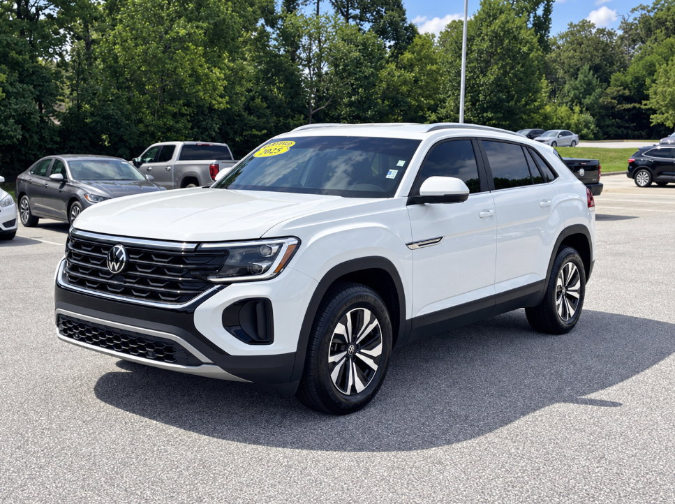 Used 2025 Volkswagen Atlas Cross Sport SE FWD image 4