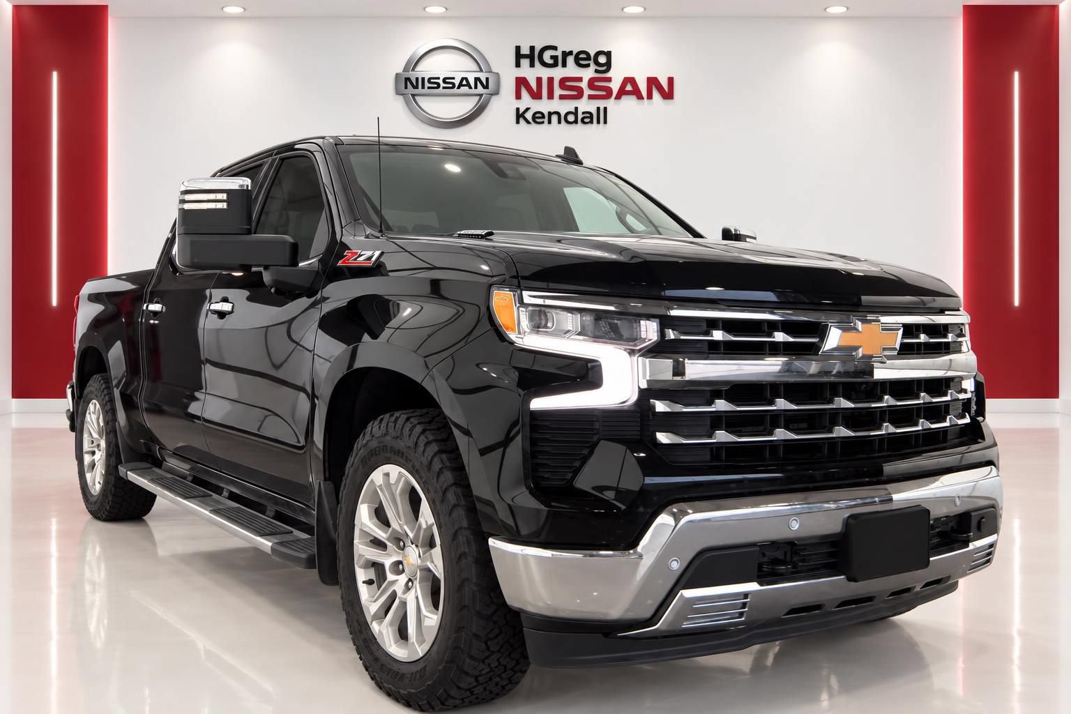 Used 2024 Chevrolet Silverado 1500 LTZ AWD/4WD image 2