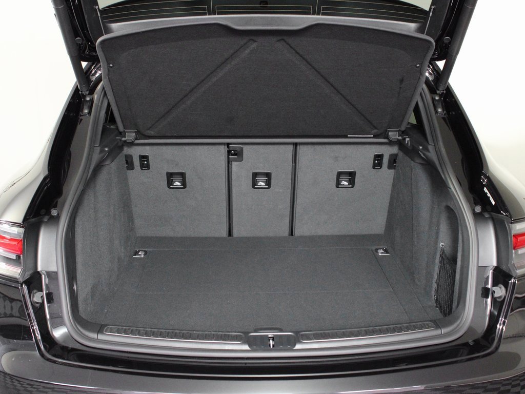 Used 2025 Porsche Macan image 13