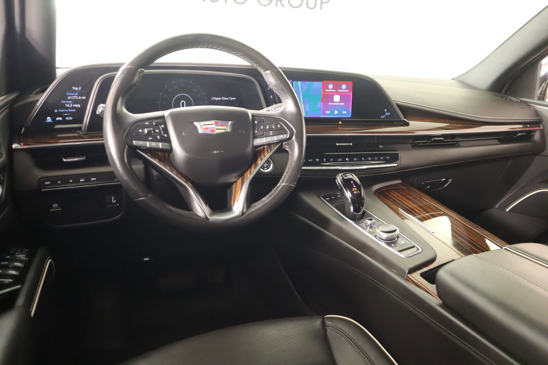 Used 2023 Cadillac Escalade Premium Luxury image 2