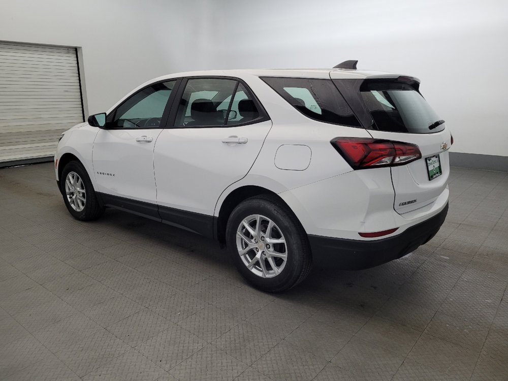 Used 2023 Chevrolet Equinox LS AWD/4WD image 3