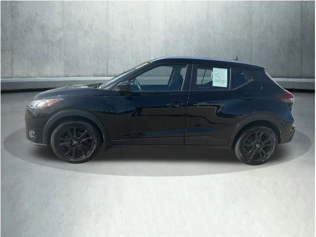 Used 2023 Nissan Kicks SV image 2