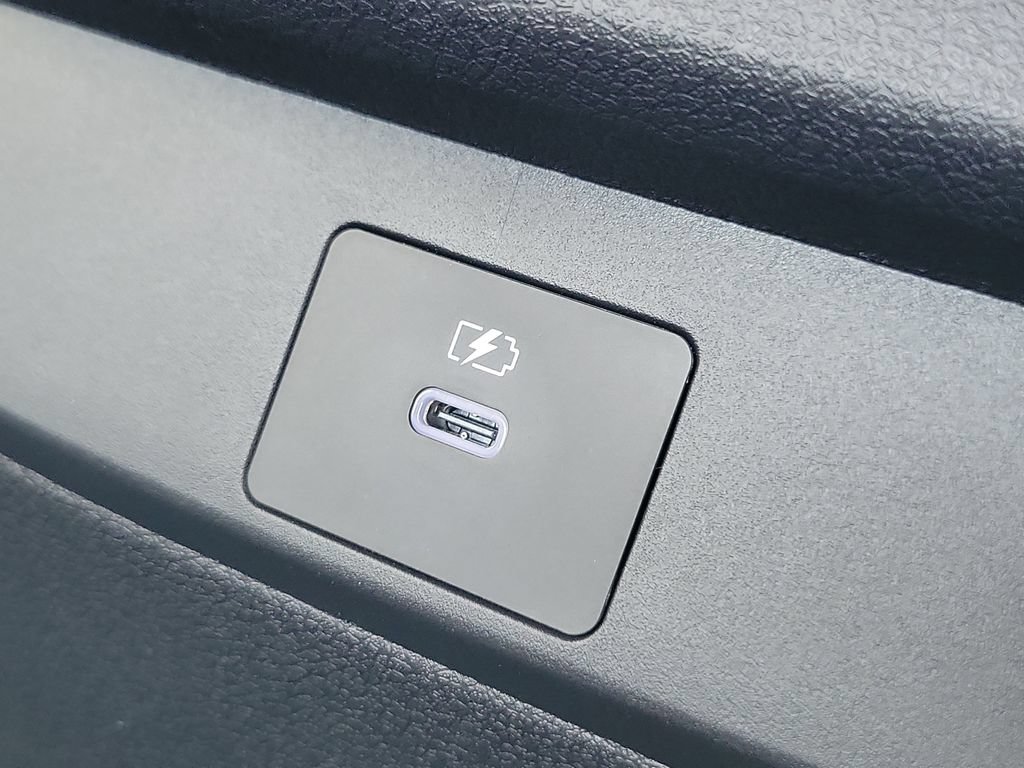 New 2027 Nissan Sentra SR w/ Floor Mat Package FWD image 43