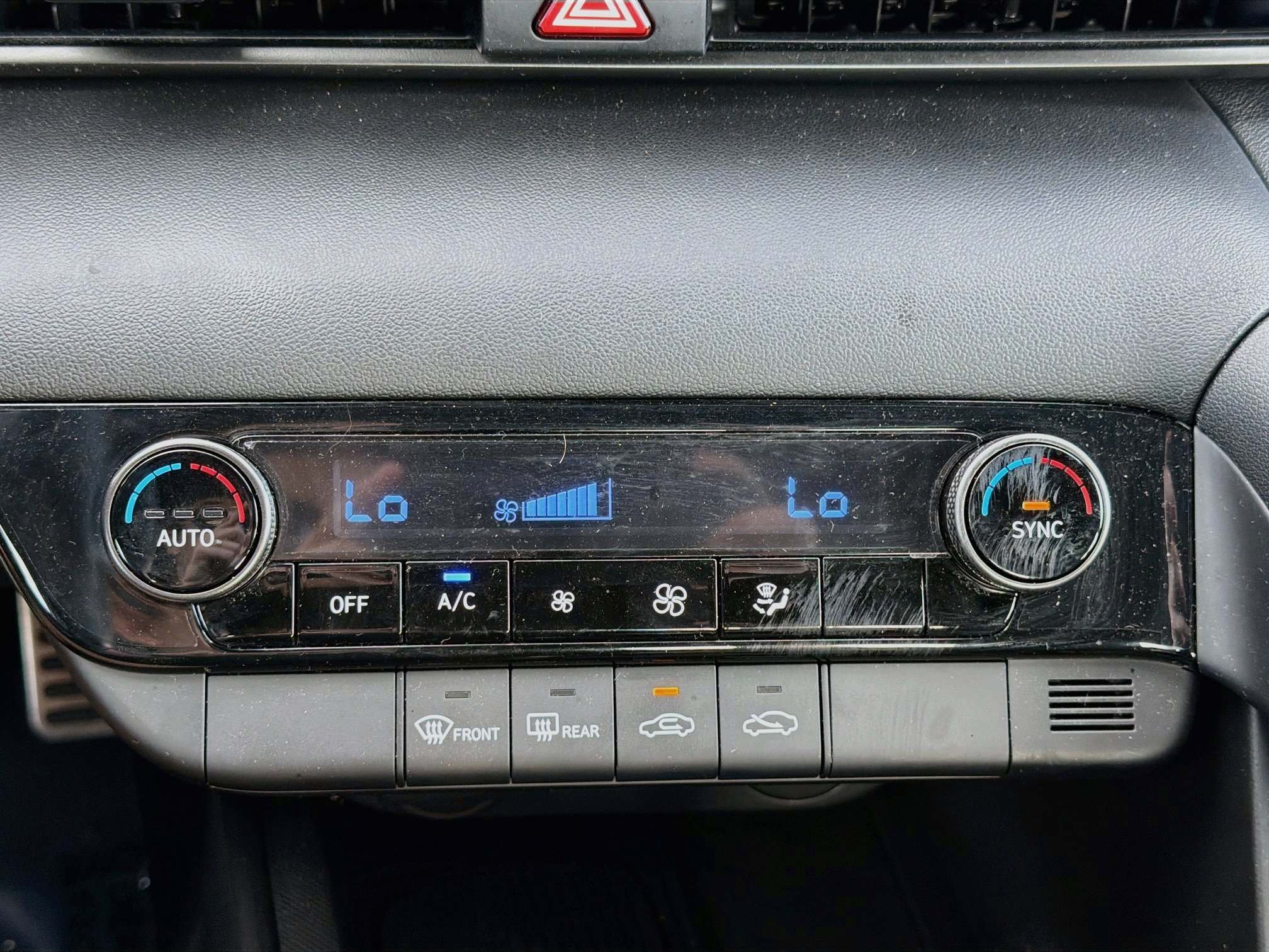 Used 2025 Hyundai Elantra Sport FWD image 30