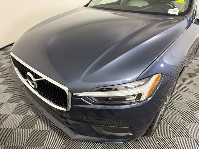 Used 2021 Volvo XC60 T5 Momentum w/ Climate Package image 10