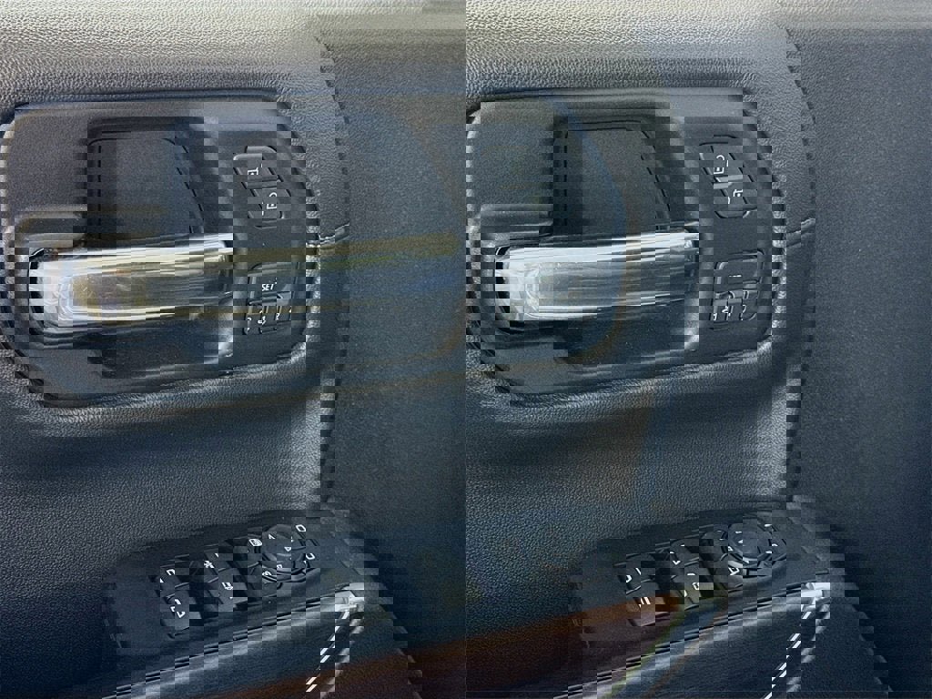 Used 2019 GMC Sierra 1500 SLT w/ SLT Premium Package image 11