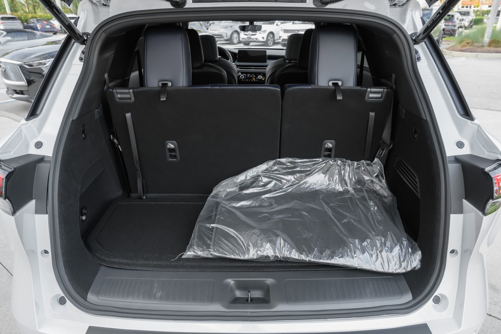 New 2026 INFINITI QX60 Sport w/ Dark Cargo Package image 31