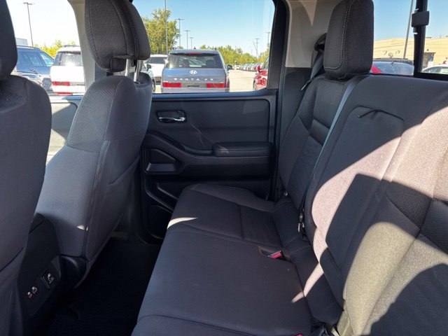Used 2022 Nissan Frontier SV AWD/4WD image 37